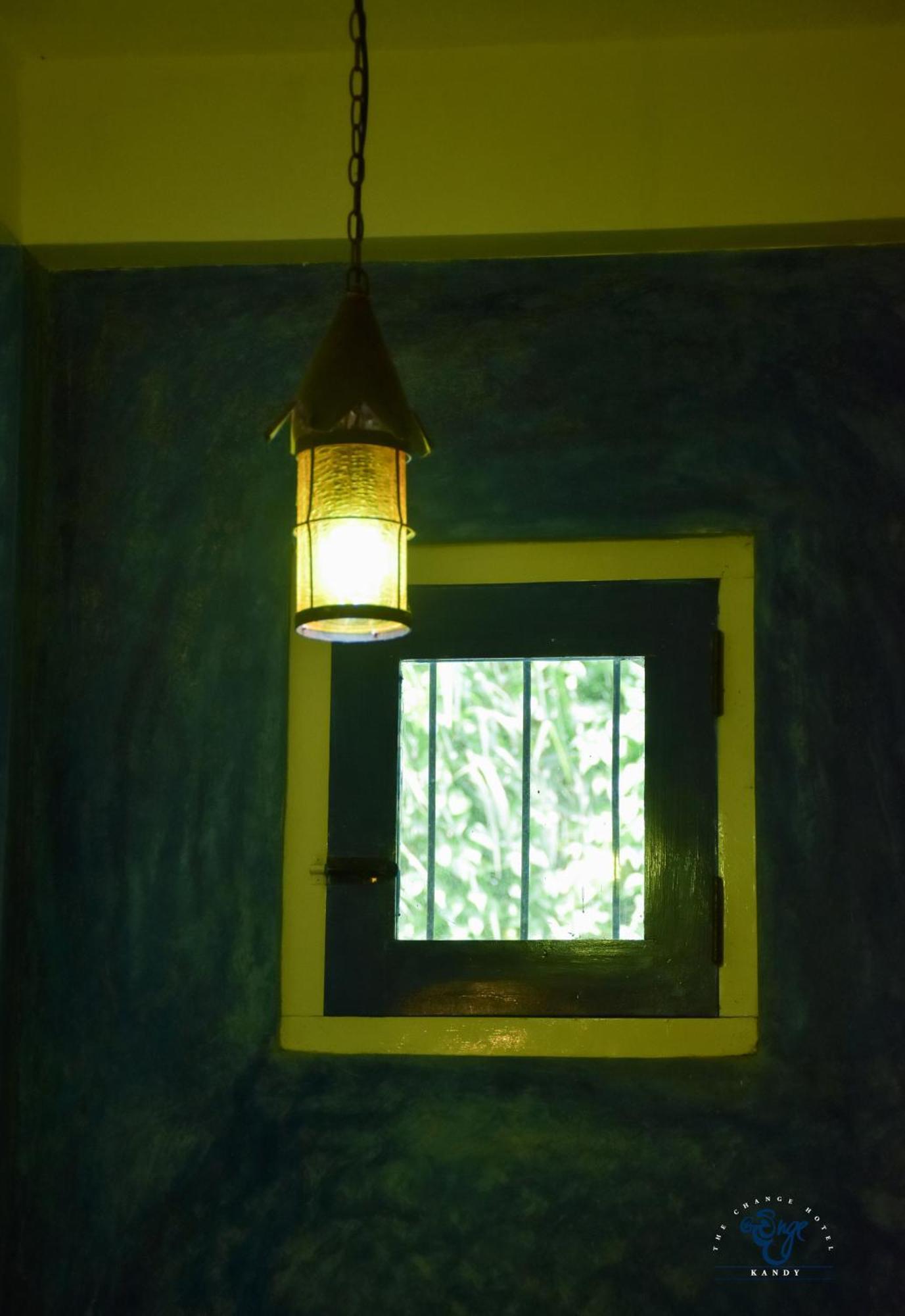 The Change Hotel Kandy Bagian luar foto