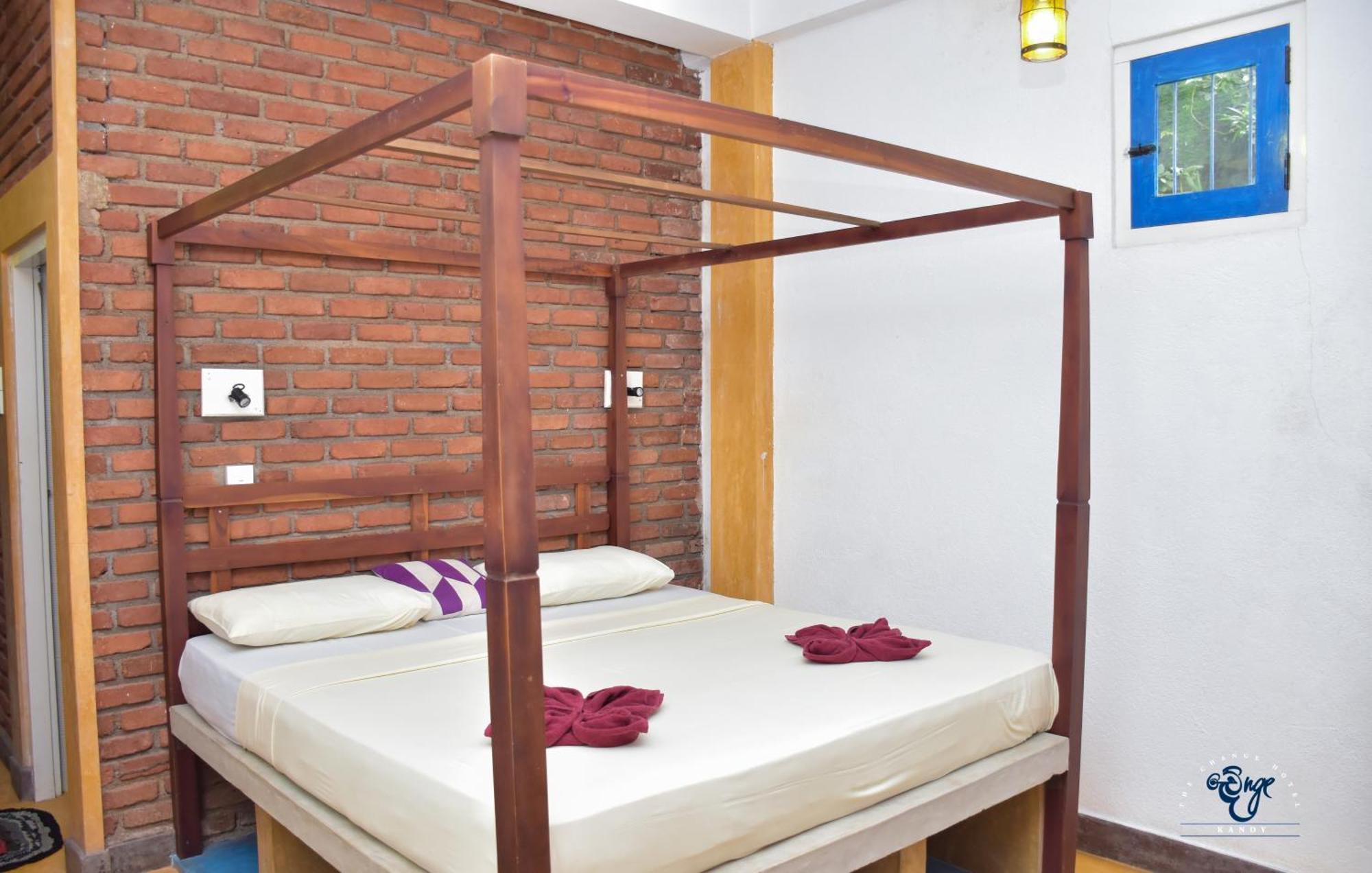 The Change Hotel Kandy Bagian luar foto