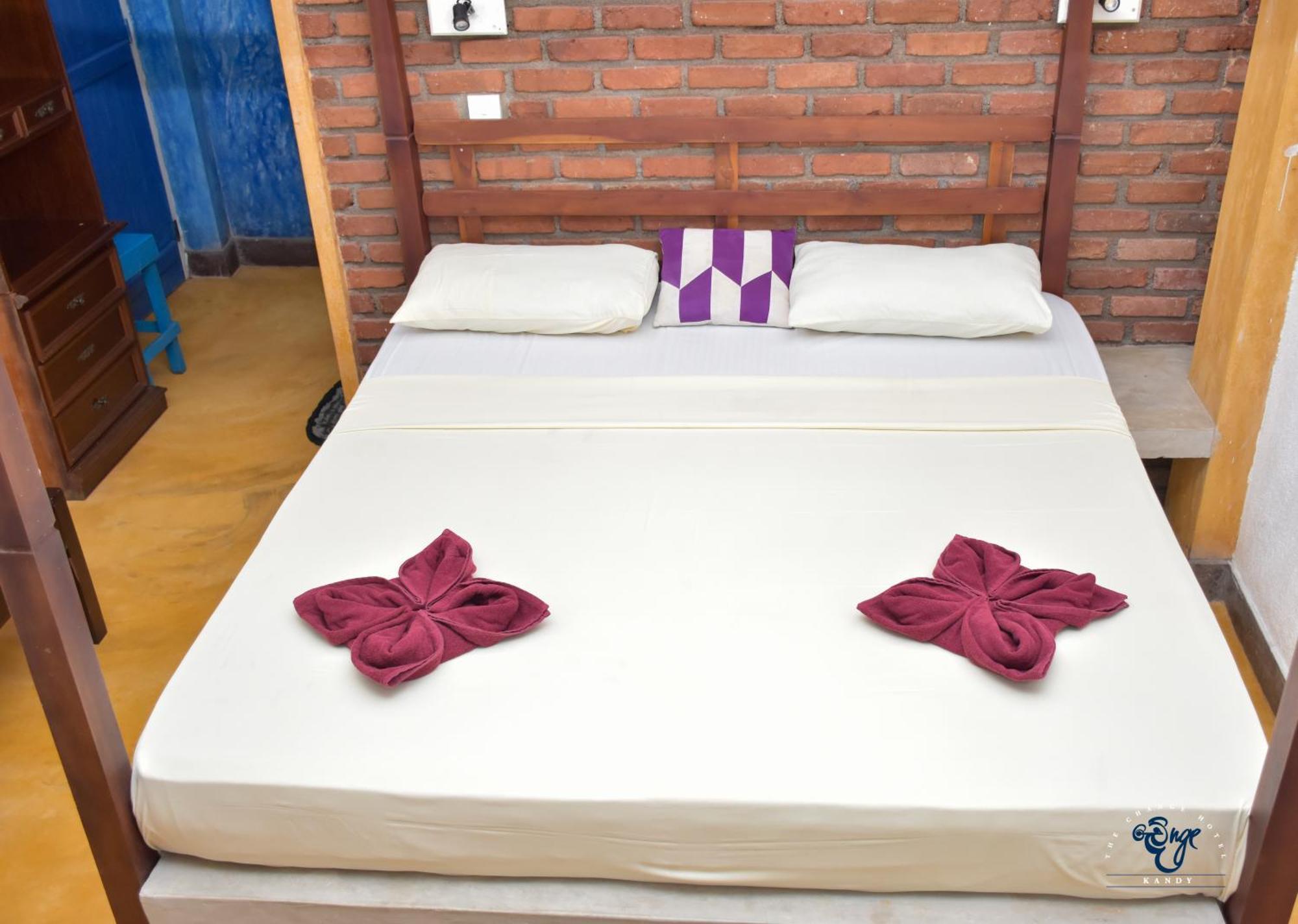 The Change Hotel Kandy Bagian luar foto
