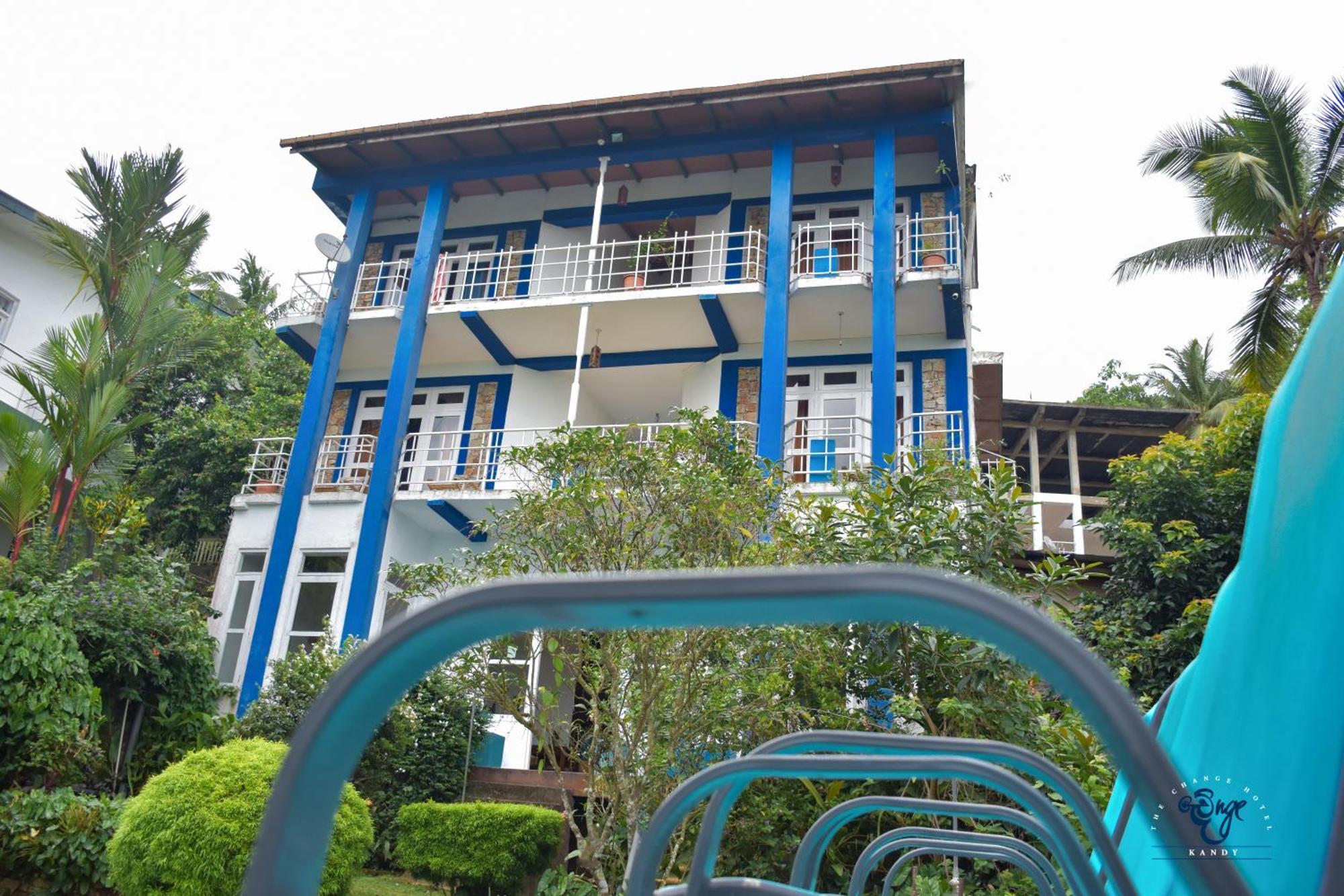 The Change Hotel Kandy Bagian luar foto