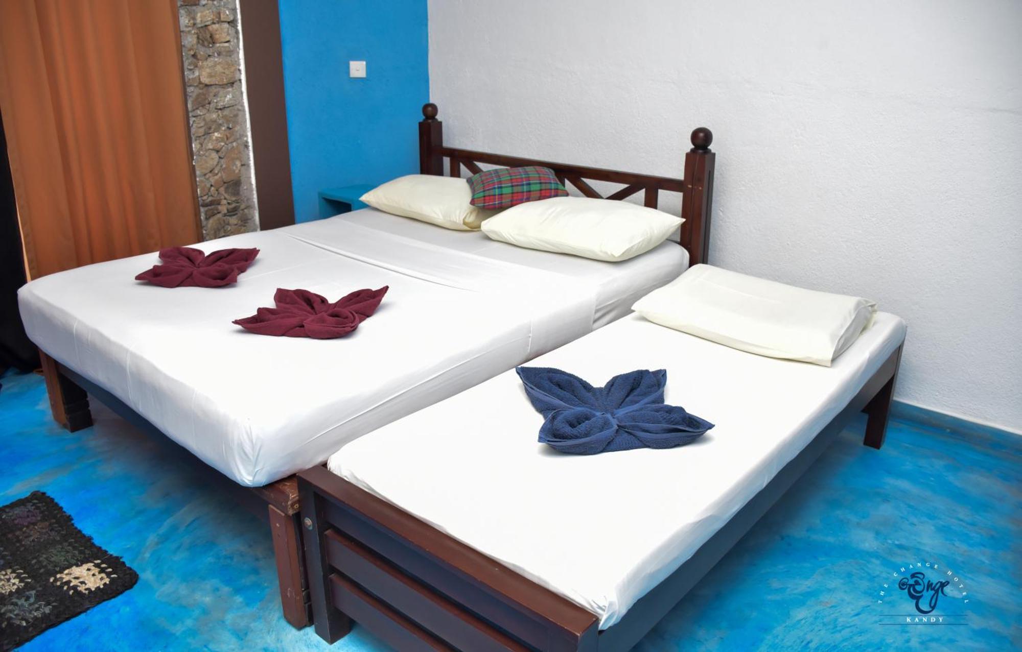 The Change Hotel Kandy Bagian luar foto