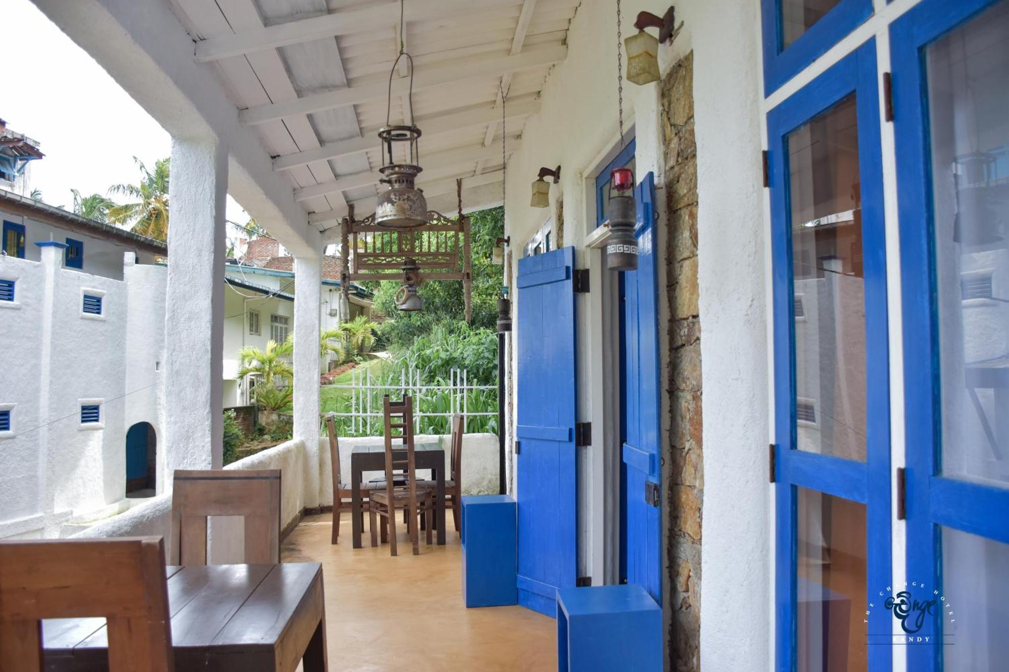 The Change Hotel Kandy Bagian luar foto