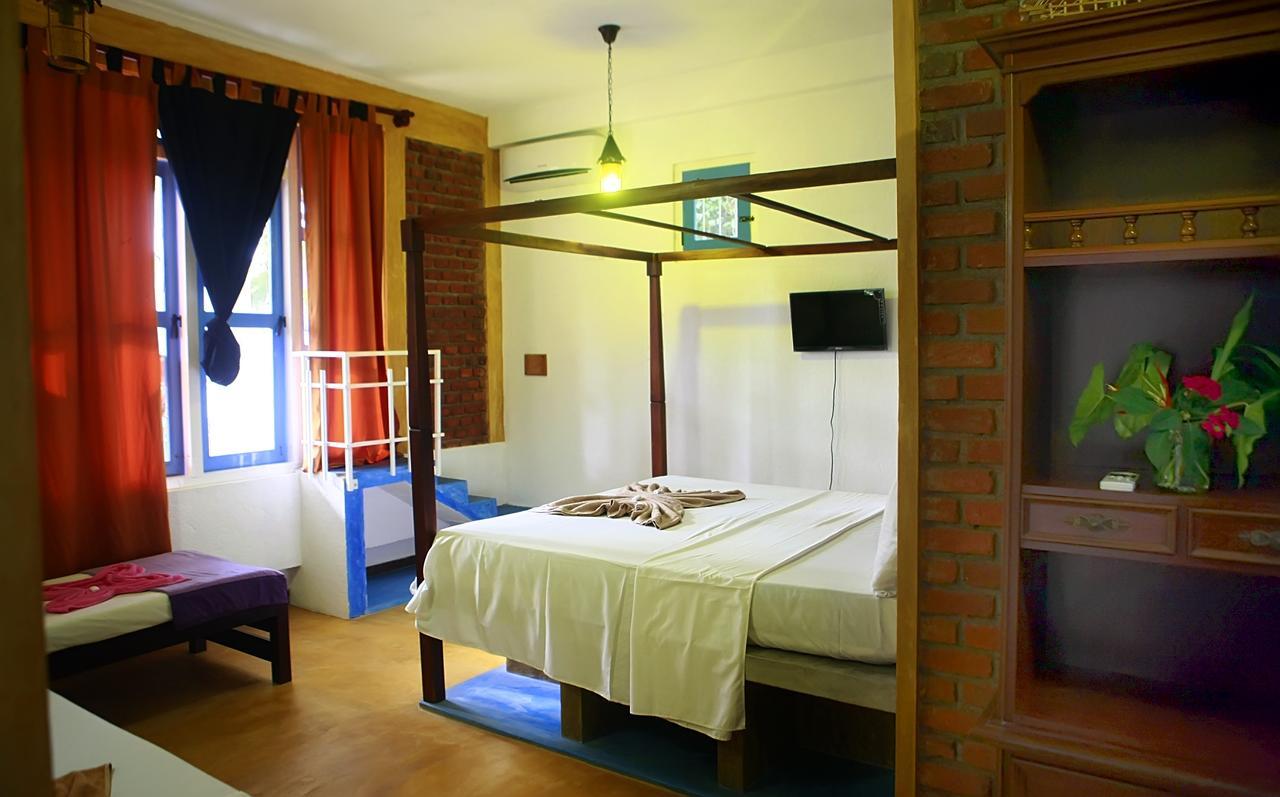 The Change Hotel Kandy Bagian luar foto